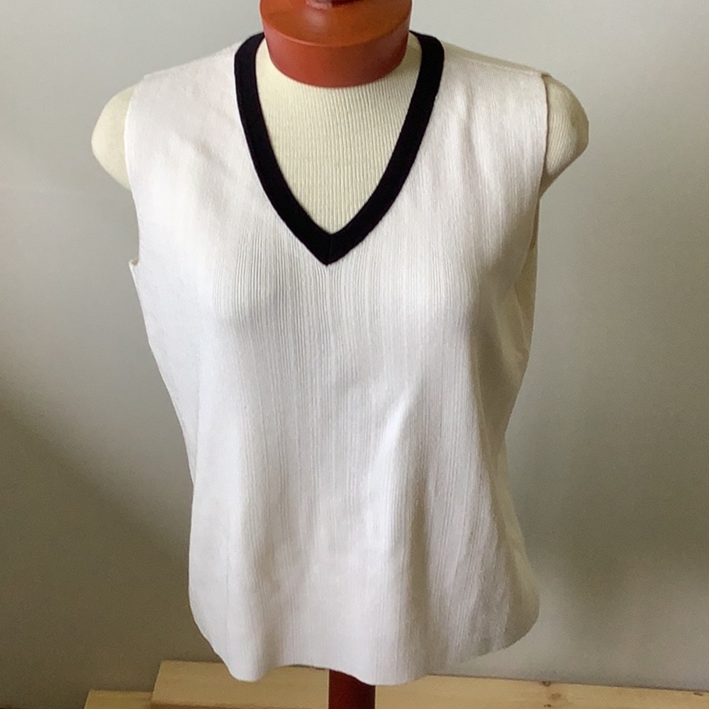 Jones New York collections top